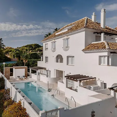 Ivy 4 Nueva Andalucia Pool Marbella